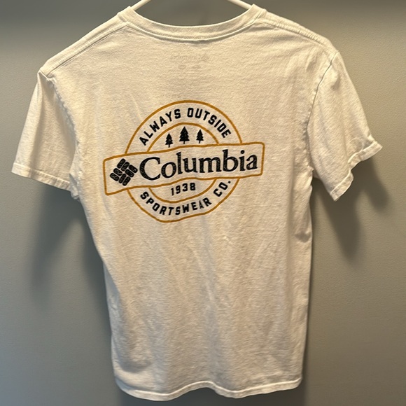 Columbia mens small white t-shirt. Great condition - Picture 2 of 3